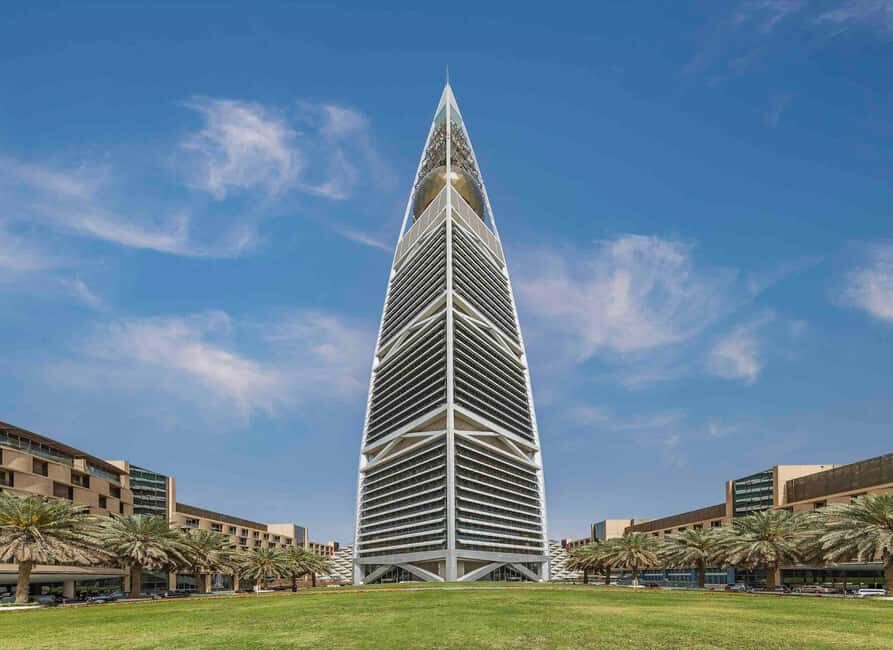 Riyadh: Kingdom Tower, Faisaliah Tower, and Tahlia Street - The Itinerary: A Closer Look