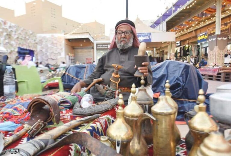 Riyadh: Private City Full-Day Guided Tour with Transport - Royal Heritage and Traditional Markets
