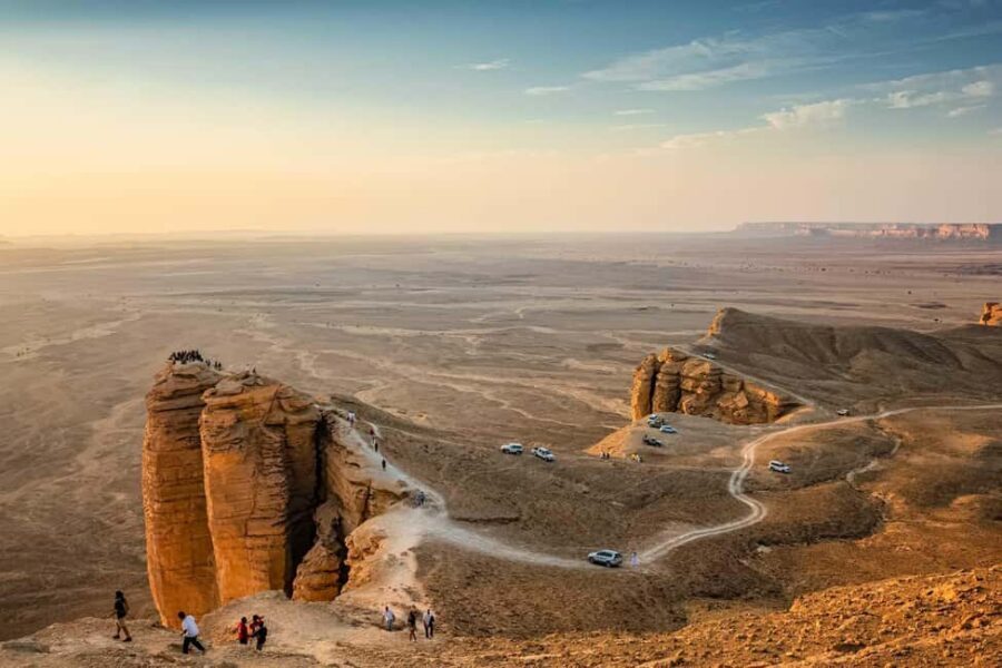 Riyadh Province: Edge of the World Tour Sunset with Dinner - Who Will Love This Experience?