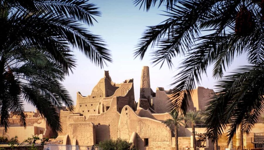 Riyadh: VIP Tour with Saudi Cuisine Meal and Hotel Pickup - The Culinary Experience