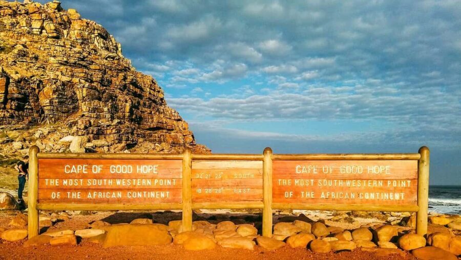 Robben island,Cape point,Boulders penguins & Table Mountain - Who Would Love This Tour?
