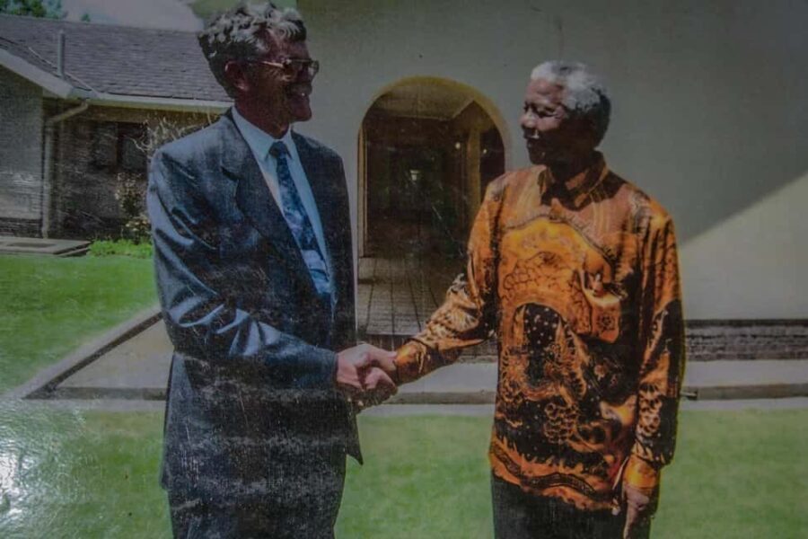 Robbin Island: Tour with Nelson Mandela's Warder and Chef - An In-Depth Look at the Experience