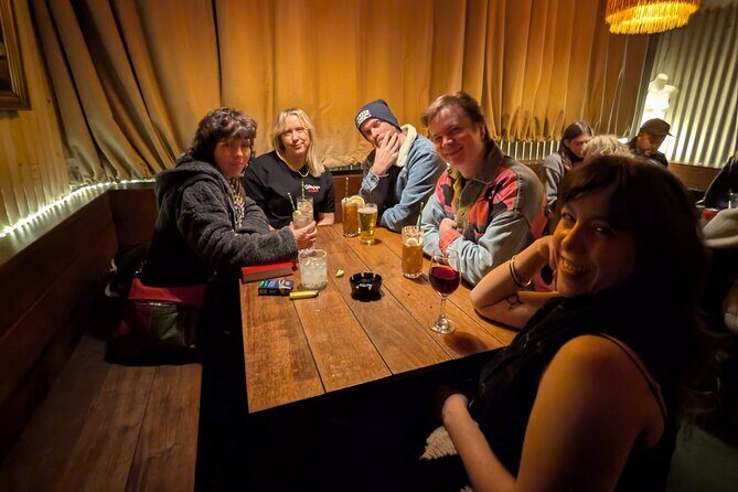 Rock'n'roll venues pub crawl including 2 free drinks and history - Authentic Experiences and Hidden Gems