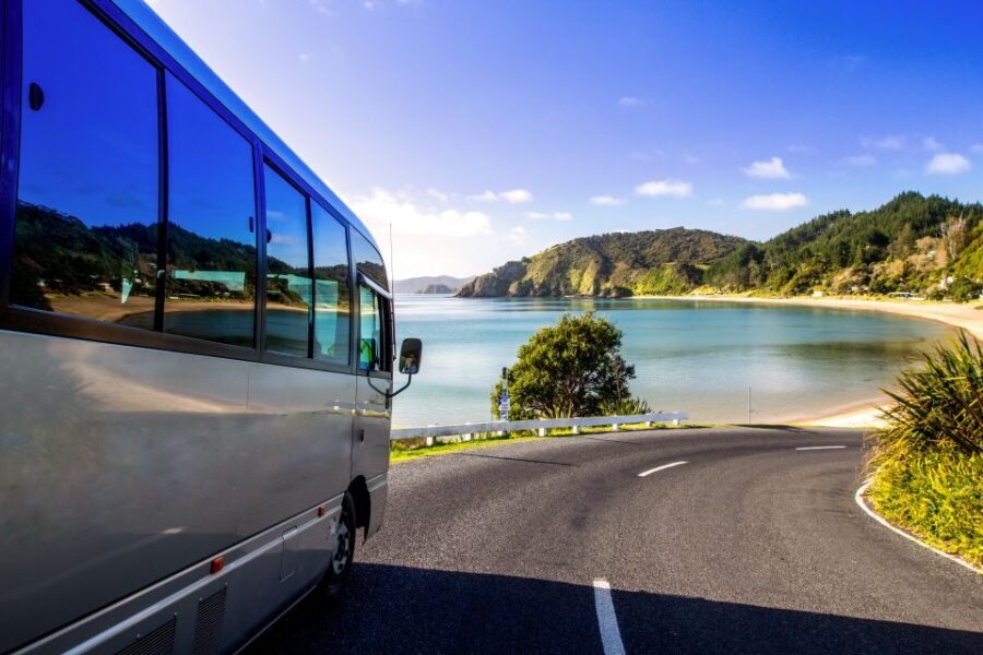 Russell: 1-Hour Sightseeing Tour by Coach & Long Beach - Practical Tips for Travelers