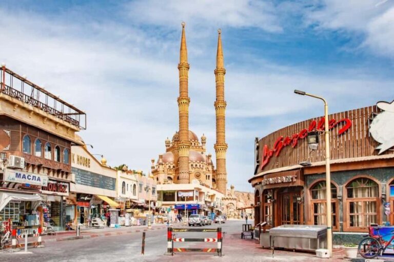 Sharm El-Sheikh: City Tour with Optional Seafood Meal - Transportation & Group Size