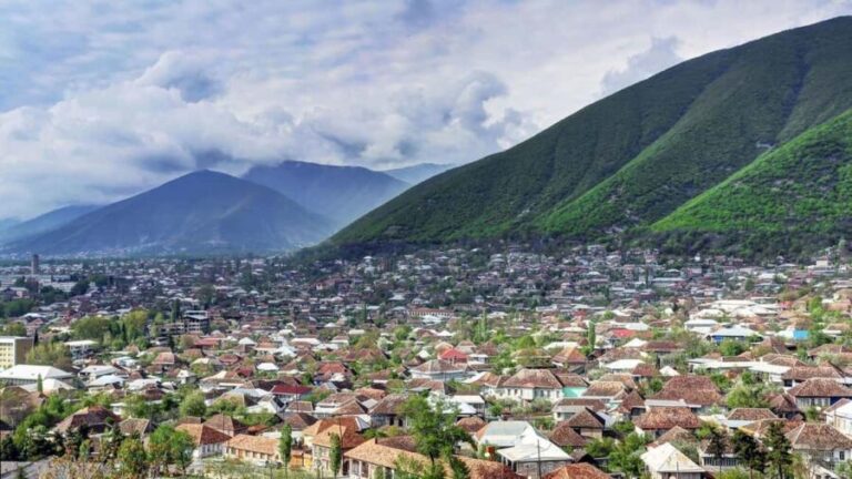 Sheki group Tour from Baku with guide - Who should consider this tour?