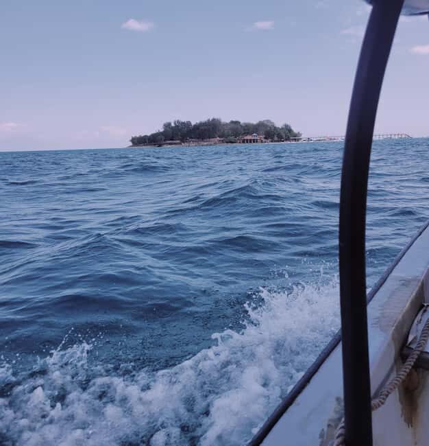 Stonetown: Prisoners iland &/or spice tour lush plantations - Breaking Down the Itinerary