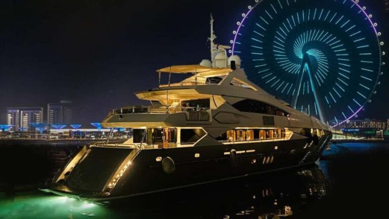 Sunseeker Superyacht: VIP Dinner, Premium Drinks& Live Music - What’s Included & What to Keep in Mind