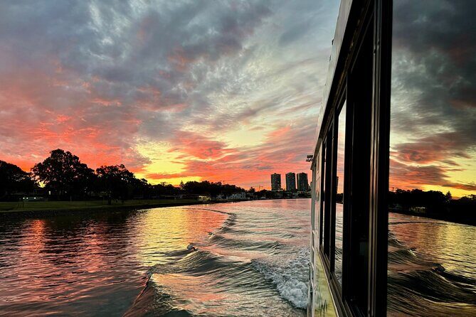 Surfers Paradise Sightseeing Sunset River Cruise - Food and Drinks
