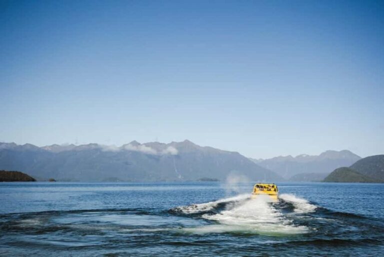 Te Anau: Jet Boat Ride & Kepler Track Guided Hike - Enjoying Morning Tea at Cosy Nook