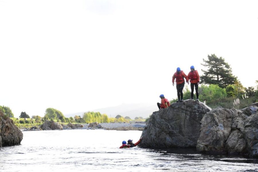 Te Awa Kairangi Grade 2 Scenic Rafting Tour - What to Expect from the Experience