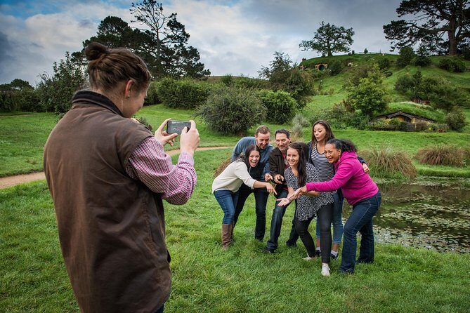 The Hobbiton Movie Set Small-Group Guided Tour from Auckland - The Green Dragon Inn Experience