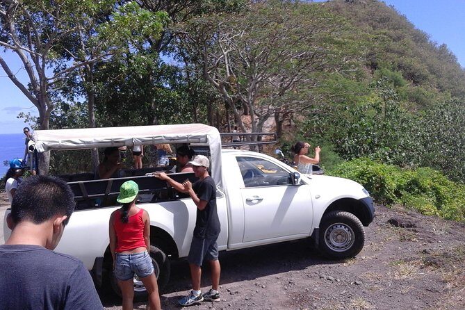 TOUR Safari 4X4 - An Immersive Look at the Moorea 4x4 Safari Experience