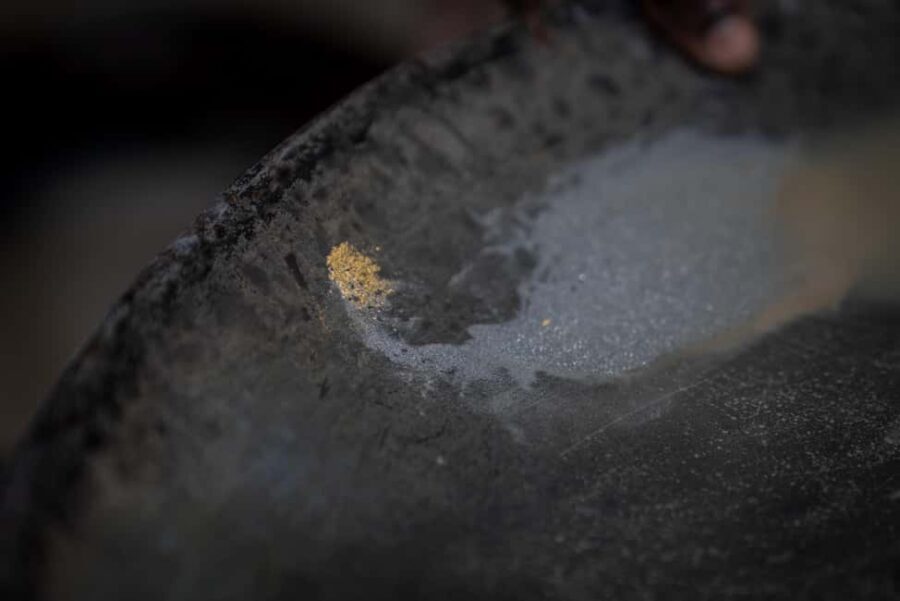 Uganda: TREASURE HUNT RETREAT (Gold Mining) - Cycling Through Ugandan Streets and Villages