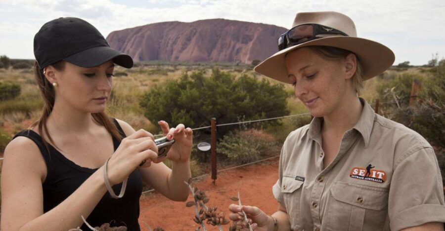 Uluru: Small Group Guided Tour with Sunset Refreshments - The Experience: What to Expect on the Tour