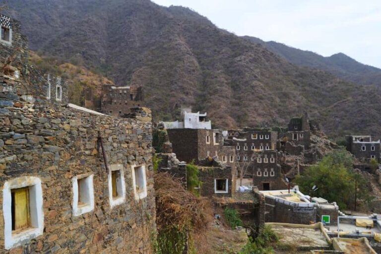 Visit Ancient Village of Rijal Almaa - An In-Depth Look at the Tour Experience