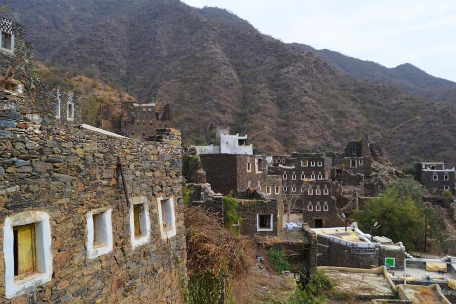 Visit Ancient Village of Rijal Almaa - An In-Depth Look at the Tour Experience