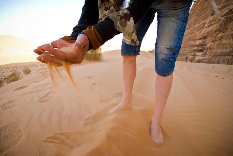 Wadi Rum: Guided Jeep Tour With Overnight Stay and Meals - The Itinerary: What to Expect on This Wadi Rum Adventure