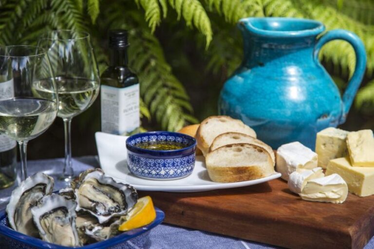 Waiheke Island Gourmet Food and Wine Tour with Platter Lunch - Who Will Love This Tour?