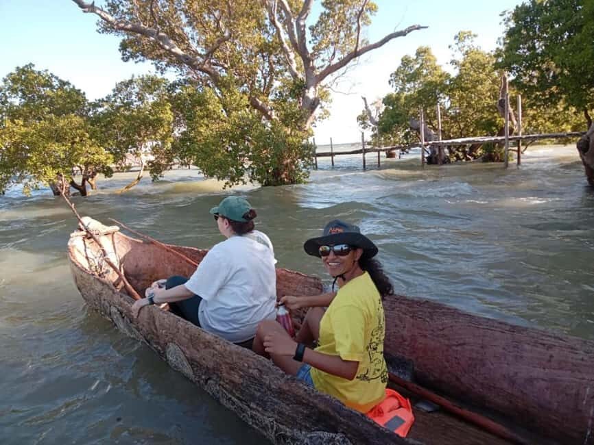 Watamu: Sunset Mangrove Canoe Tour with Coconut Drink - Wildlife Encounters and Natural Highlights