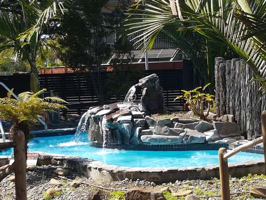 West Auckland: Sunset with Thermal pool & Wine Tasting - Why This Tour Offers Great Value