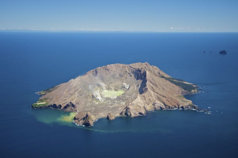 White Island & Whale Island 1-Hour Volcano Scenic Flight - Who Should Consider This Tour?