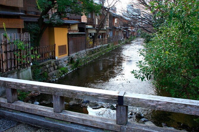 1 Hour Geisha Meeting and Show in Kyoto - The Group & Duration