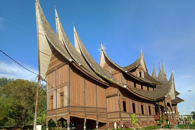 2 Days Private Tour to See Bull Race and Raflesia Arnoldi Flower - Who Is This Tour Best Suited For?