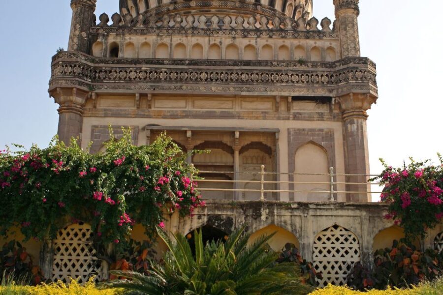 6-hours Golconda Fort & Qutub Shahi Tombs Tour with transfer - Discovering Golconda Fort: An Ancient Marvel