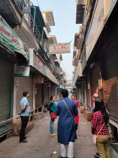 Agra: Old City Walk with Food Tasting - An In-Depth Look at the Agra Old City Walk