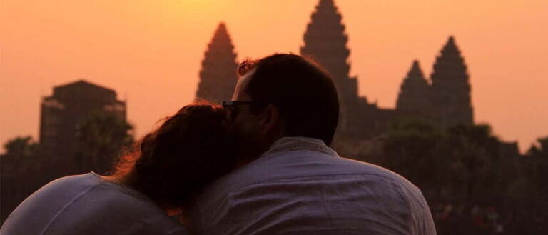 Angkor Wat: Sunrise Jeep Tour with Breakfast and Lunch - What’s Included and What to Consider