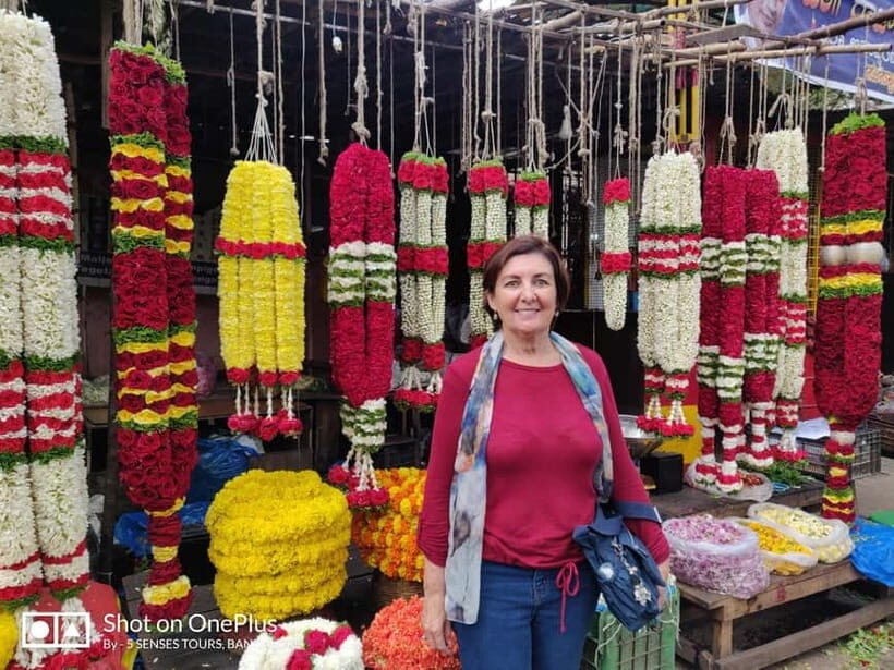 Bangalore: Food Street Walk and a colourful bazaar - FAQs