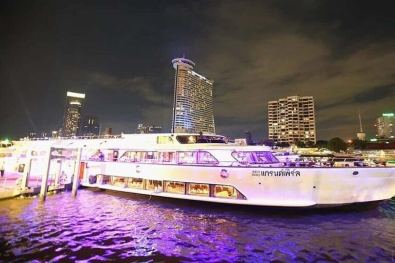 Bangkok: Evening Dinner Cruise with Live Music Chao Phraya - Exploring the Cruise Itinerary in Detail