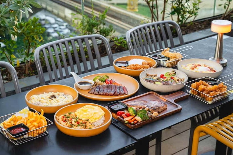 Bangkok: Throwback Rooftop Bangkok at Silom Edge - Food & Drinks: Comfort Food & Classic Cocktails