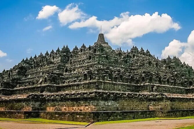 Borobudur Climb Up and Selogriyo Temple Rice Terraces Trekking - Practical Details and What to Know