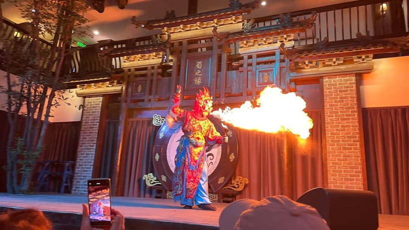 Chengdu Night: VIP Seat Opera Show or Back Alley Food Tour - The VIP Opera Show Experience