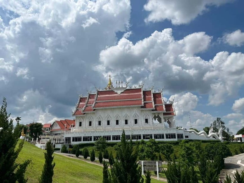 Chiang Mai: Chiang Rai Red, White, and Blue Temples day tour - Who Is This Tour Best For?