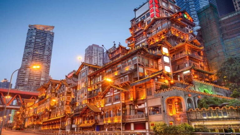 Chongqing: In Depth 4 Day Semi-Guided Tour - Transportation and Accommodation: Comfort and Convenience