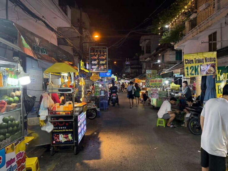 Da Nang Street Food Tour With Acoustic Live Music Bar - Transportation, Timing, and Group Dynamics