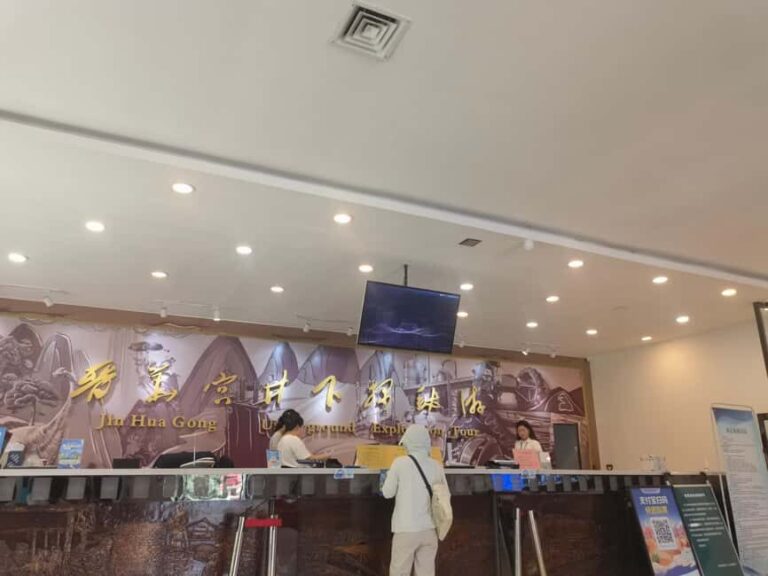 Datong: Yungang Grottoes and Jinhua Palace 2-Day Tour - Who Will Love This Experience?