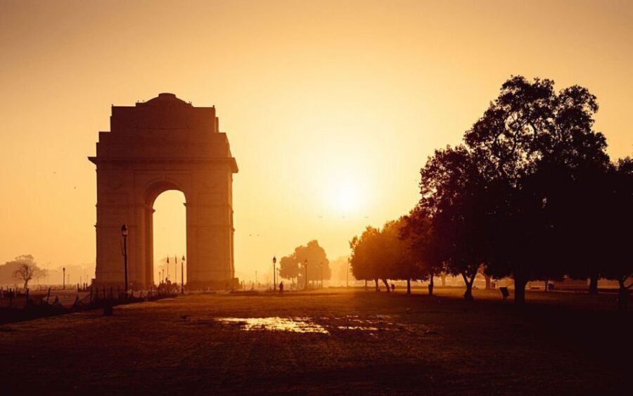Delhi Full Day Tour With Experience Guide - Transitioning to New Delhi: Modern Marvels and Architectural Icons