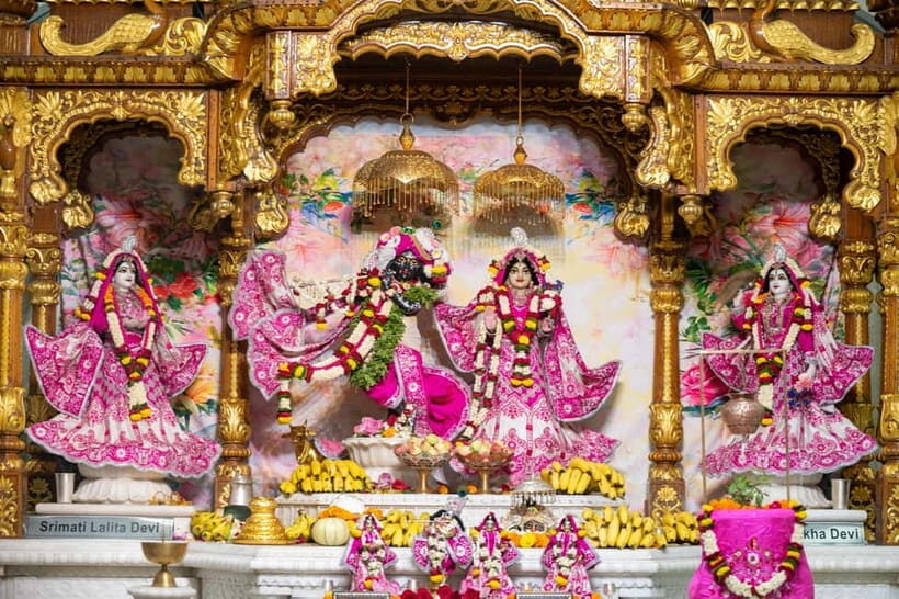 Delhi: ISKCON Temple - Find Devotion and Peace - Experiencing Devotion and Rituals