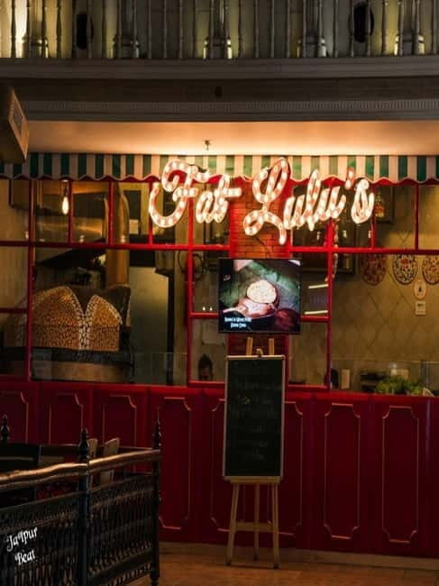 Delhi: Lodhi Street Art Tour with Khan Market & Food Tasting - Exploring Stylish Markets