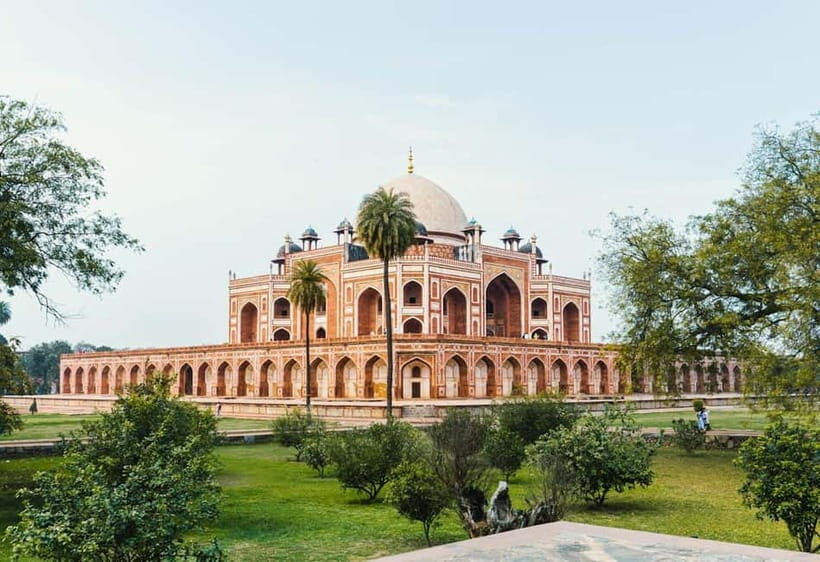 Delhi: Private Half-Day Tour of New Delhis Top Sights - The Transport and Guide Experience