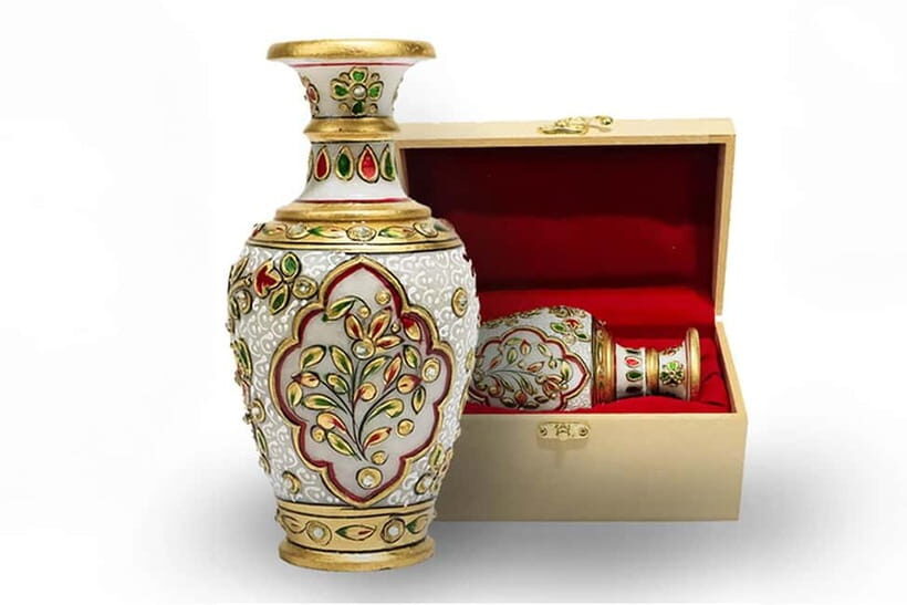 Delhi -State Emporiums Experience the vibrant Tapestry - Practical Shopping Tips