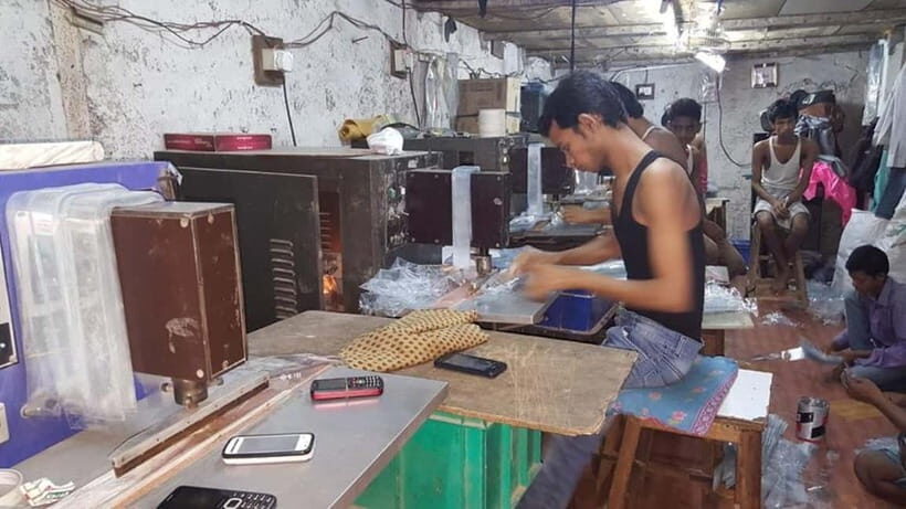 Dhobi Ghat Laundry and Dharavi Slum Tour with Local Train - Practical Details and Value