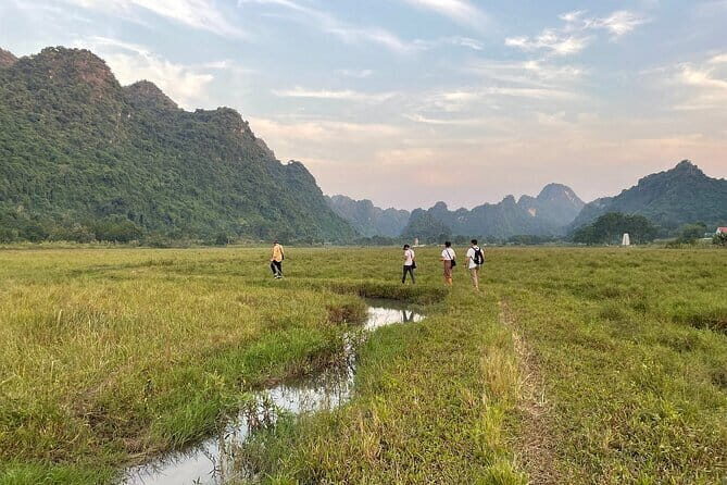 Discover Lan Ha Bay Viet Hai Village Hike to Ha Long bay - Considerations for Travelers