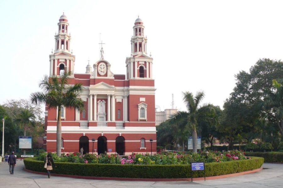 Divine Delhi: Explore Indian Faiths on a Cultural Tour - Who Should Consider This Tour?