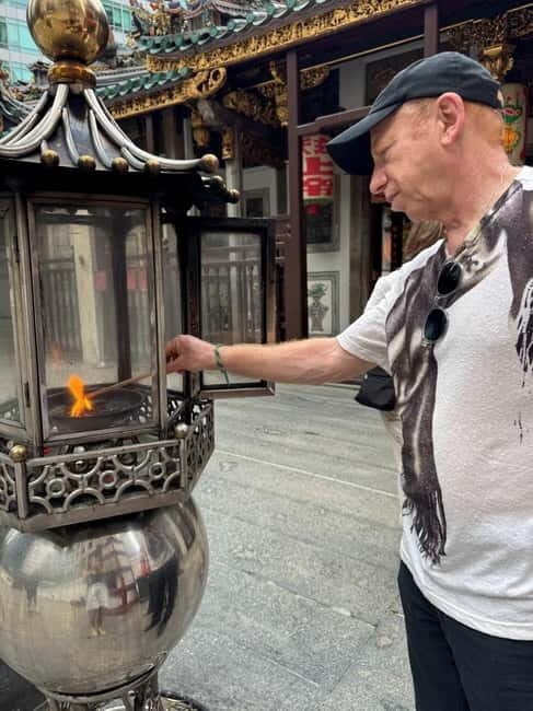 Exclusive Private Walking Tour: Explore Singapore Your Way - Detailed Breakdown of the Experience