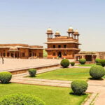 From Agra: Half-Day Fatehpur Sikri Guided Tour - Who Should Take This Tour?